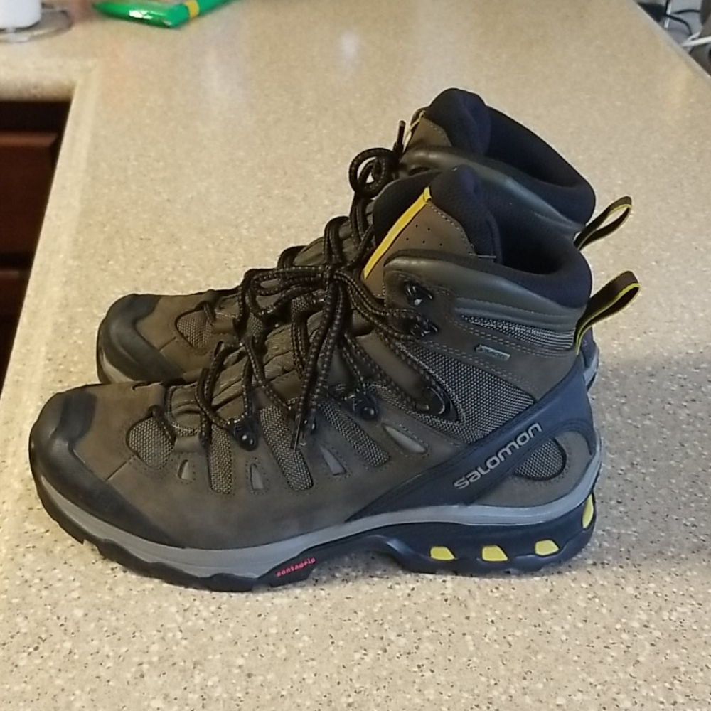 Salomon Quest 4D 3 GTX Hiking Boots size 9